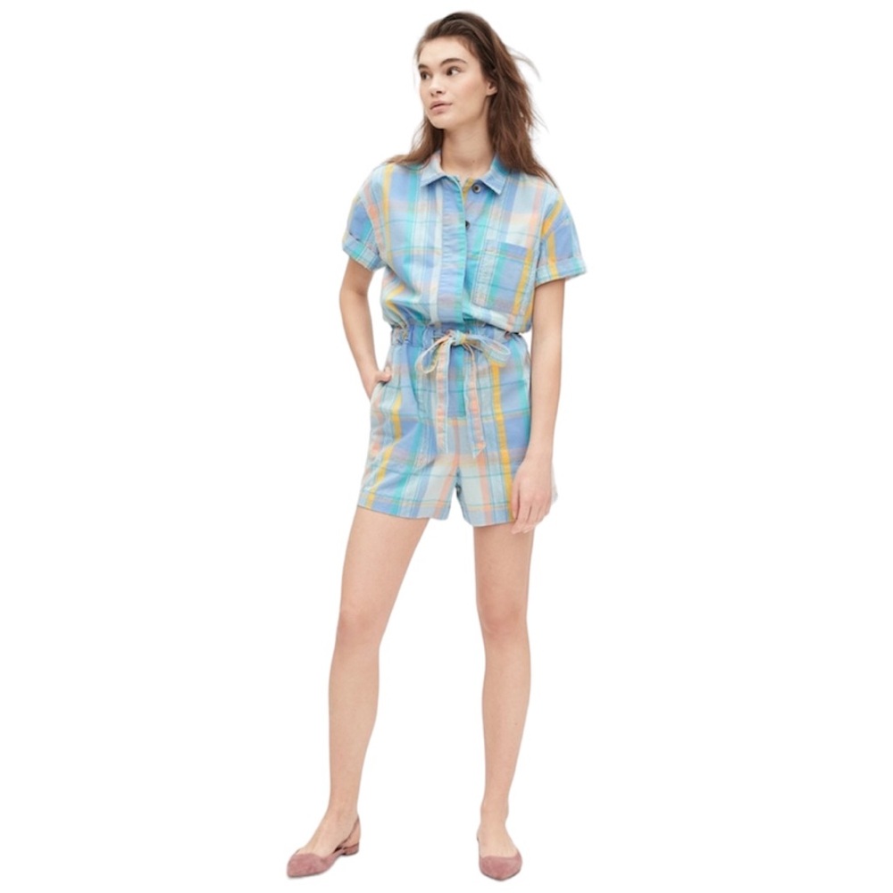 Gap short sleeve pocket plaid short jumpsuit romper tie belt at waist size 00